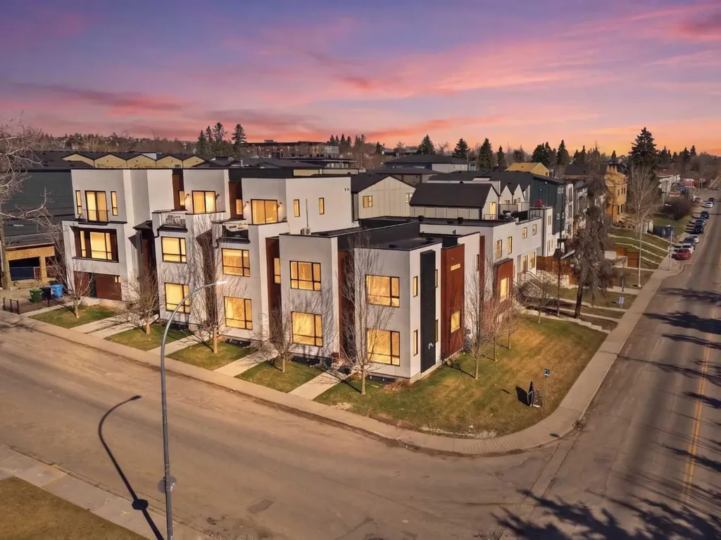 1502 37 Avenue SW Calgary AB T2T 3W2