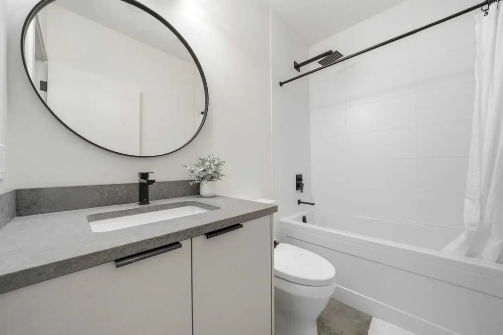 1502 37 Avenue SW Calgary AB T2T 3W2