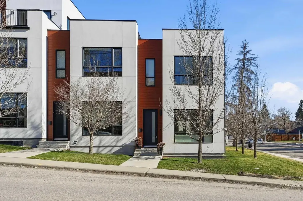 1502 37 Avenue SW Calgary AB T2T 3W2