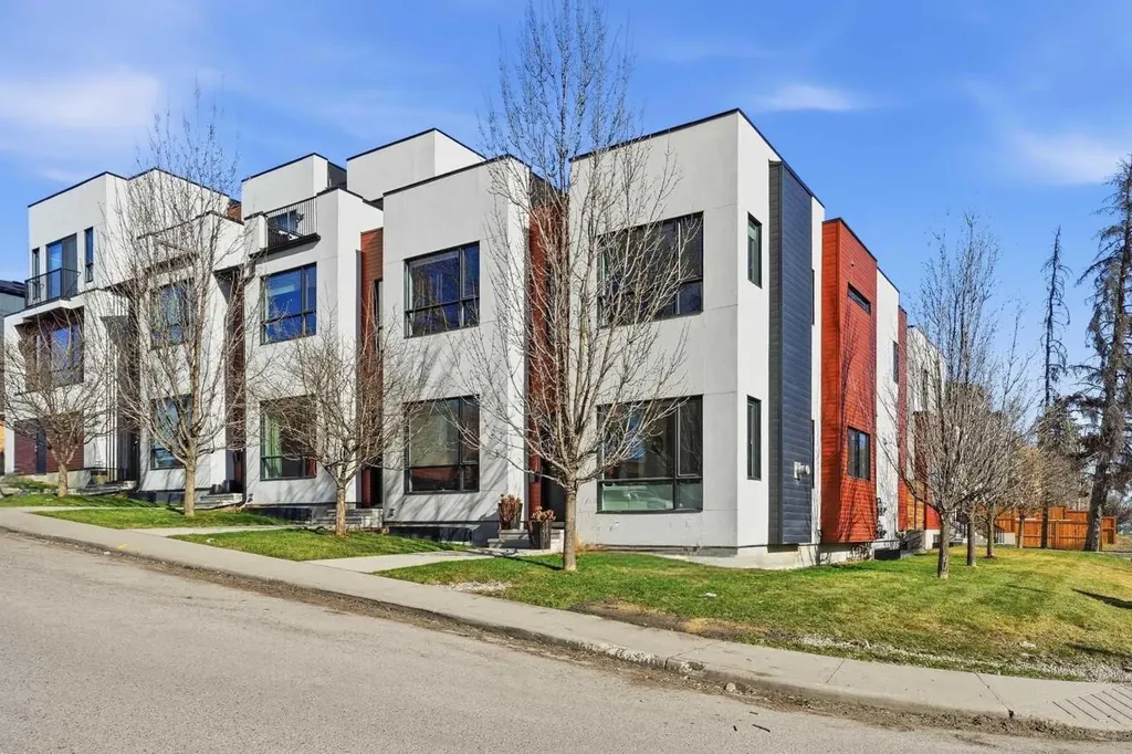 1502 37 Avenue SW Calgary AB T2T 3W2