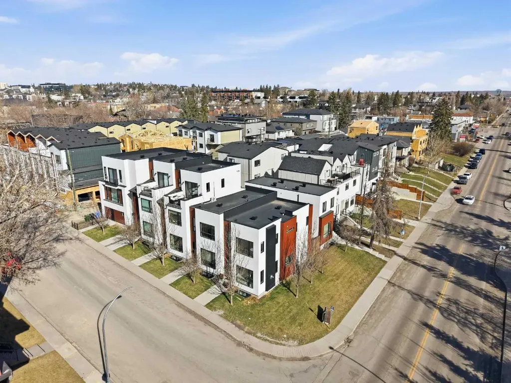 1502 37 Avenue SW Calgary AB T2T 3W2