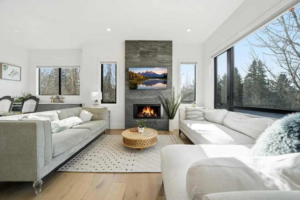 1502 37 Avenue SW Calgary AB T2T 3W2