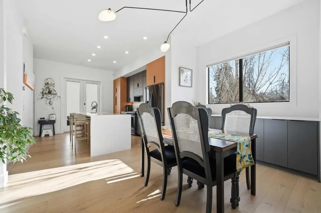 1502 37 Avenue SW Calgary AB T2T 3W2