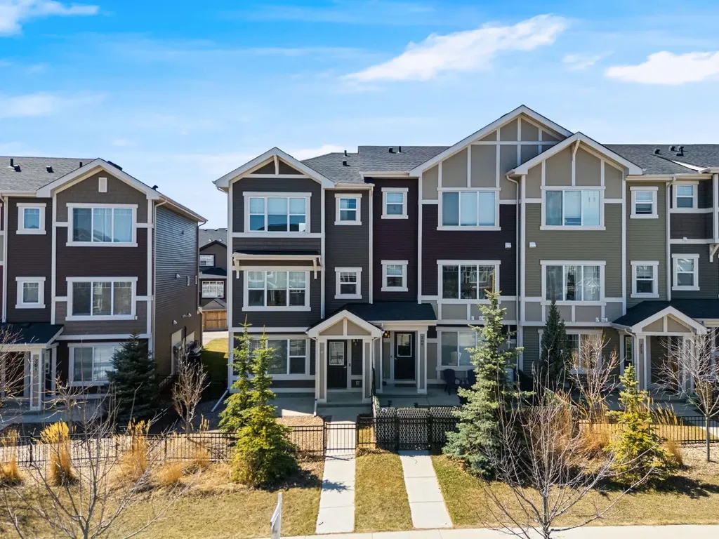 205 Sundown Road Cochrane AB T4C 2M6