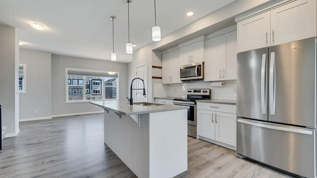 205 Sundown Road Cochrane AB T4C 2M6