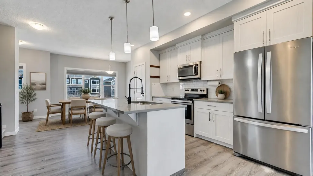 205 Sundown Road Cochrane AB T4C 2M6
