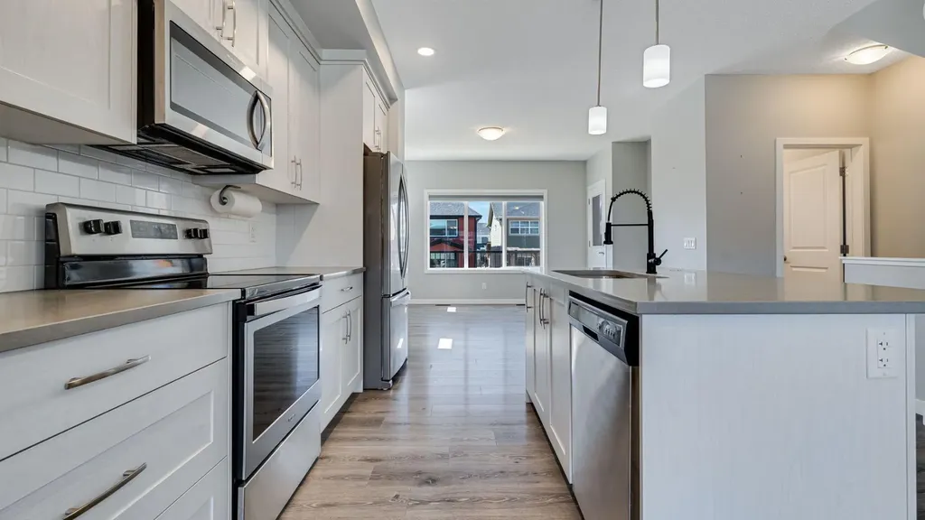 205 Sundown Road Cochrane AB T4C 2M6