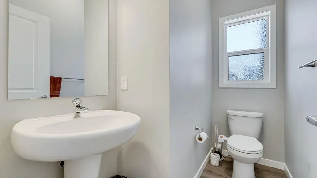 205 Sundown Road Cochrane AB T4C 2M6