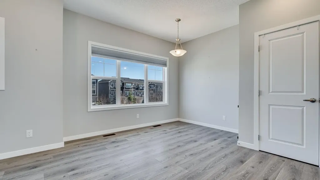 205 Sundown Road Cochrane AB T4C 2M6