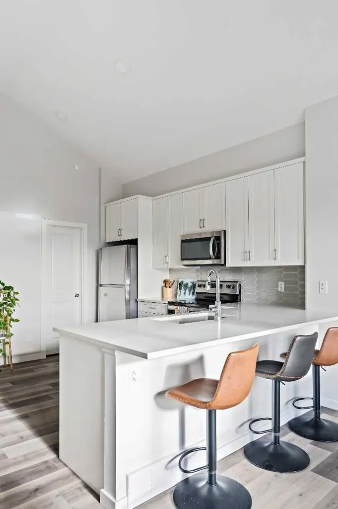 71 Lucas Street NW Calgary AB T3P 1S3