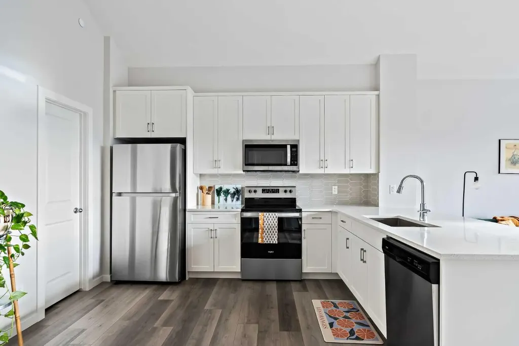 71 Lucas Street NW Calgary AB T3P 1S3