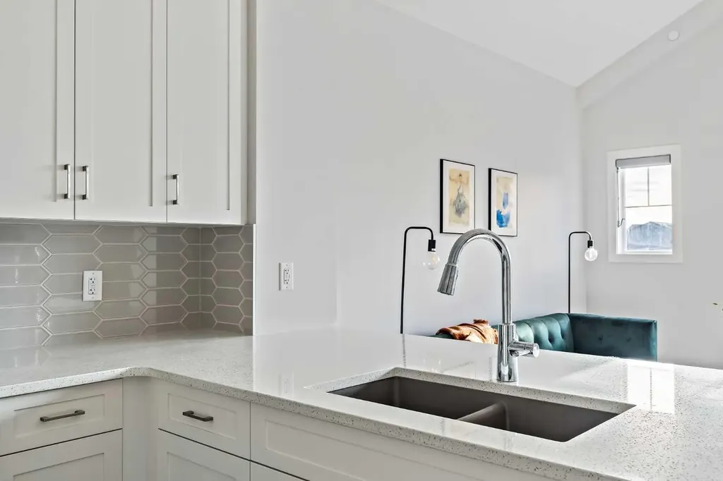 71 Lucas Street NW Calgary AB T3P 1S3