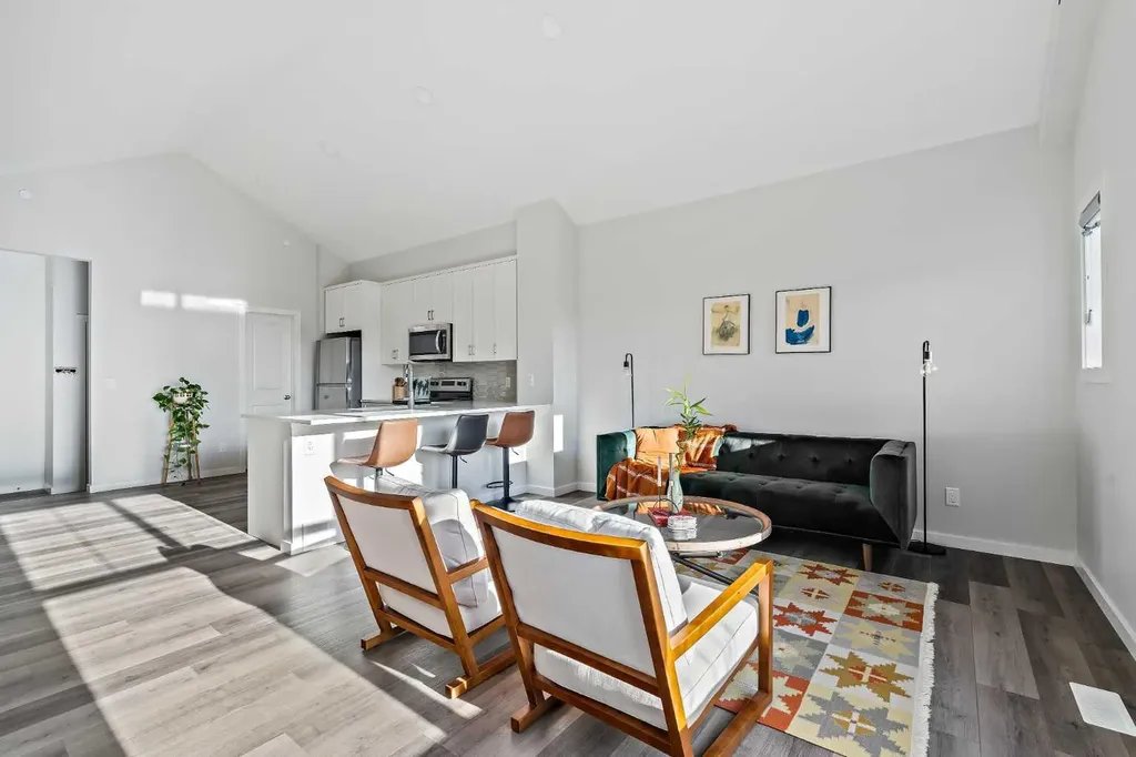 71 Lucas Street NW Calgary AB T3P 1S3
