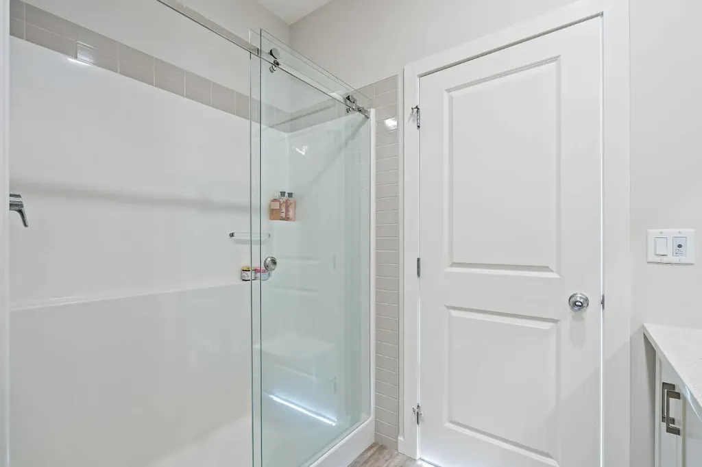 71 Lucas Street NW Calgary AB T3P 1S3