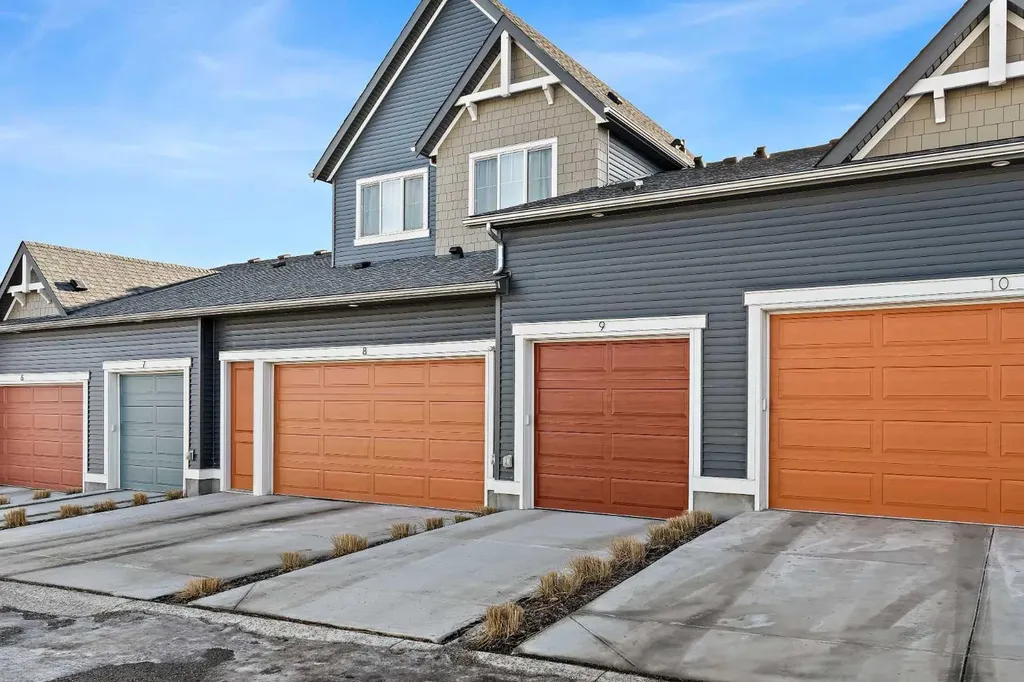 71 Lucas Street NW Calgary AB T3P 1S3