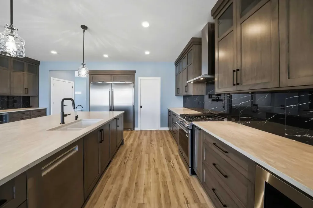 4205 Lakeshore Drive Sylvan Lake AB T4S 1B9