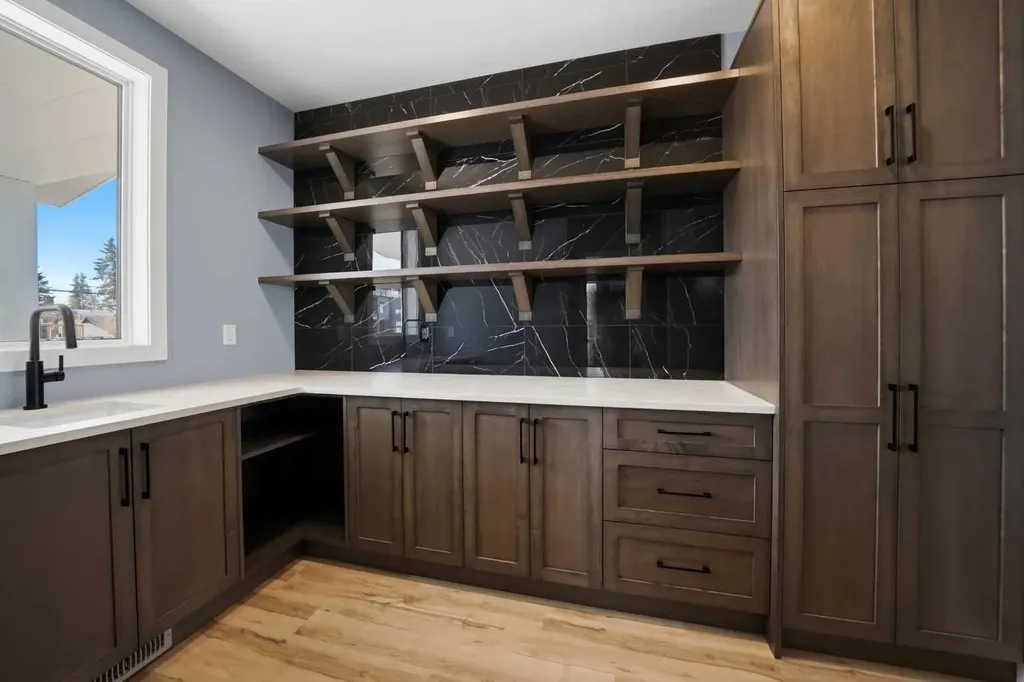 4205 Lakeshore Drive Sylvan Lake AB T4S 1B9