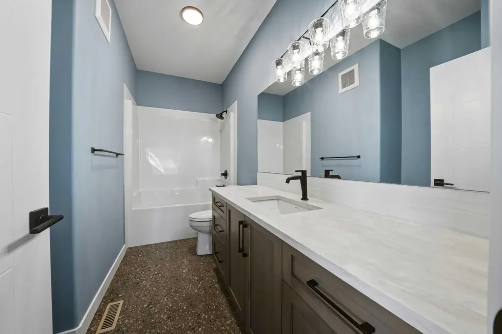 4205 Lakeshore Drive Sylvan Lake AB T4S 1B9