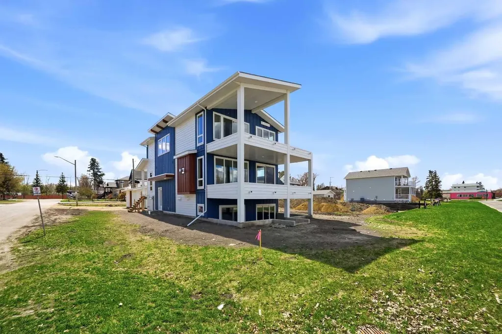 4205 Lakeshore Drive Sylvan Lake AB T4S 1B9