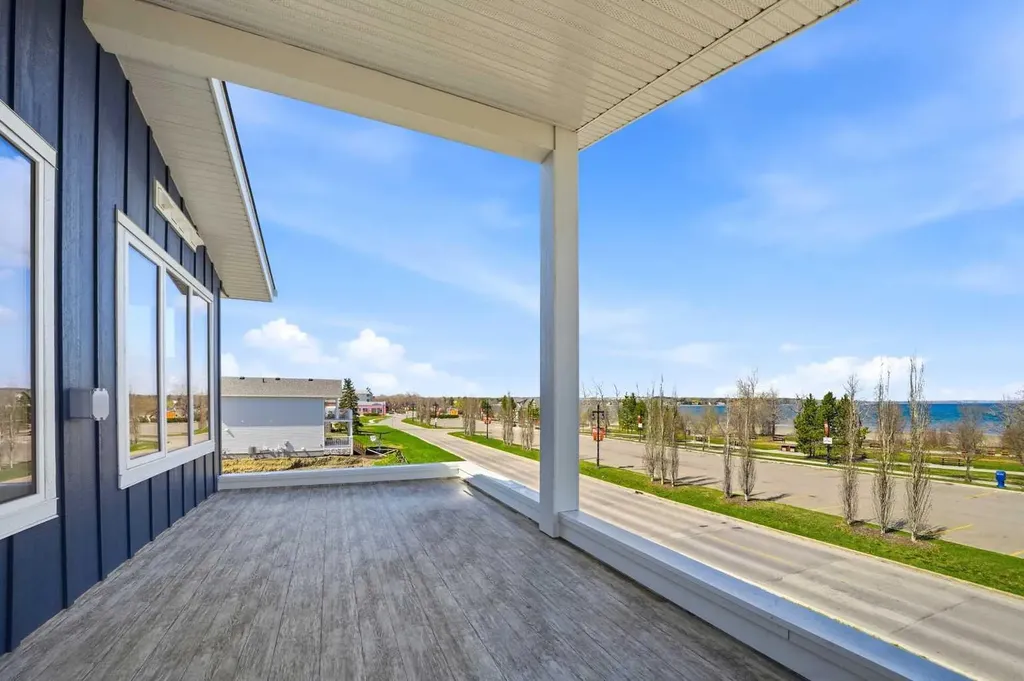 4205 Lakeshore Drive Sylvan Lake AB T4S 1B9