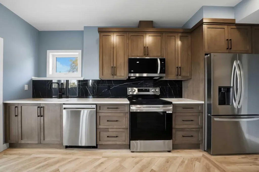 4205 Lakeshore Drive Sylvan Lake AB T4S 1B9