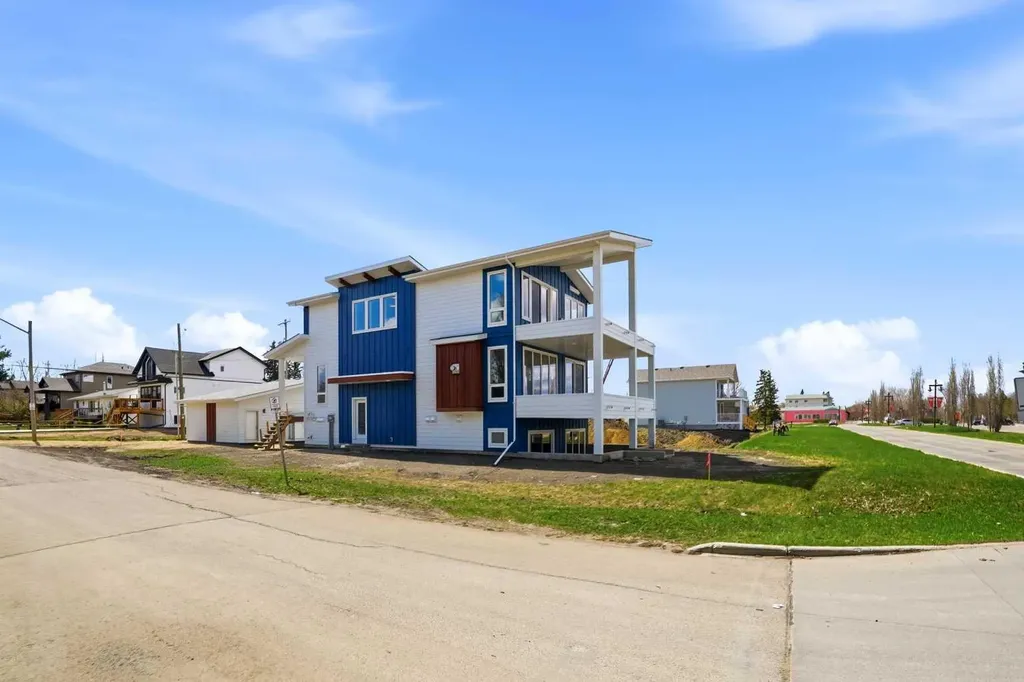 4205 Lakeshore Drive Sylvan Lake AB T4S 1B9