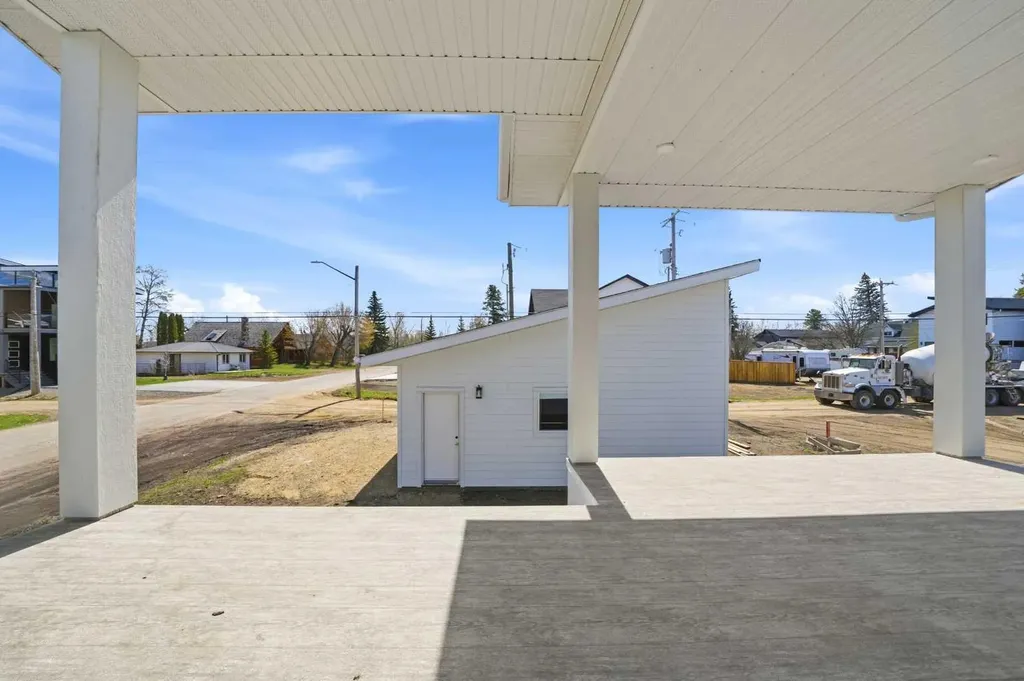 4205 Lakeshore Drive Sylvan Lake AB T4S 1B9