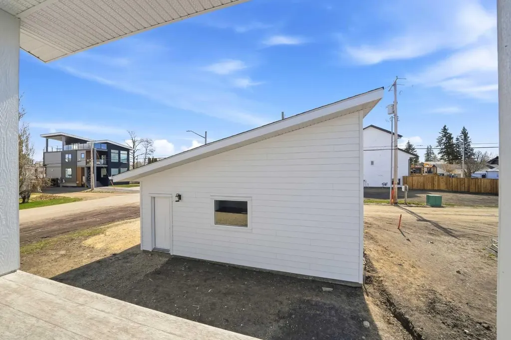 4205 Lakeshore Drive Sylvan Lake AB T4S 1B9