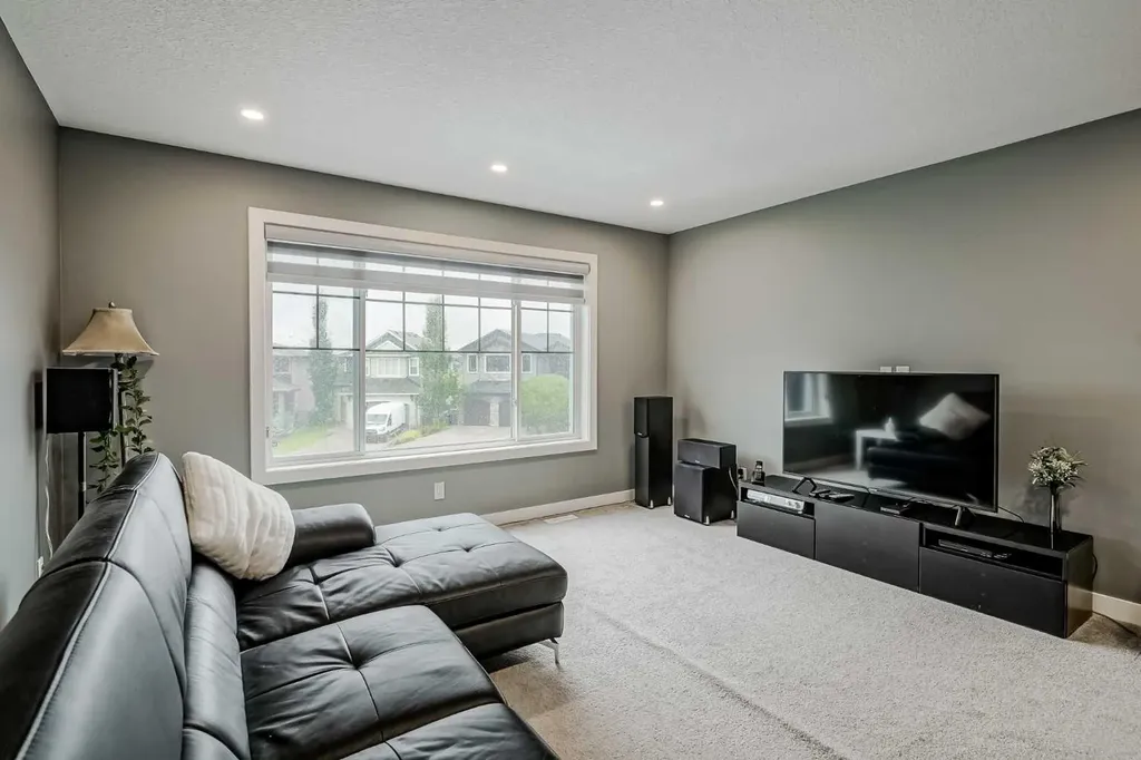 32 Legacy Cove SE Calgary AB T2X0Y7