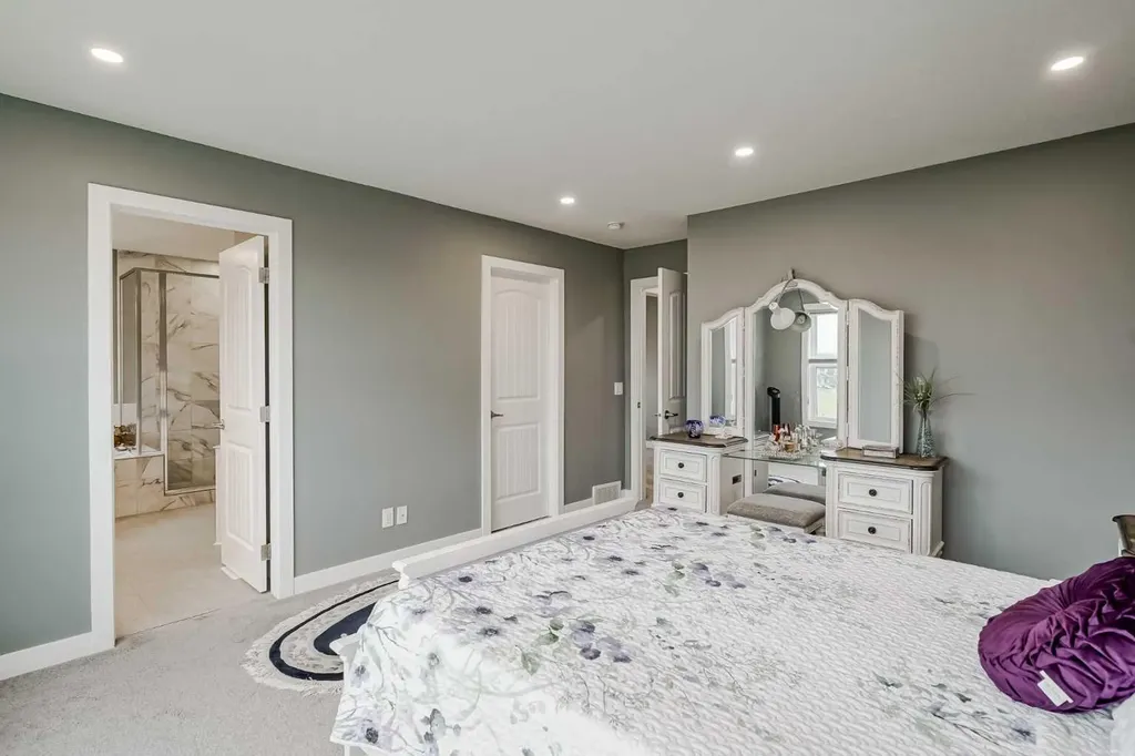 32 Legacy Cove SE Calgary AB T2X0Y7