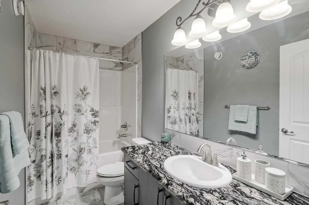 32 Legacy Cove SE Calgary AB T2X0Y7