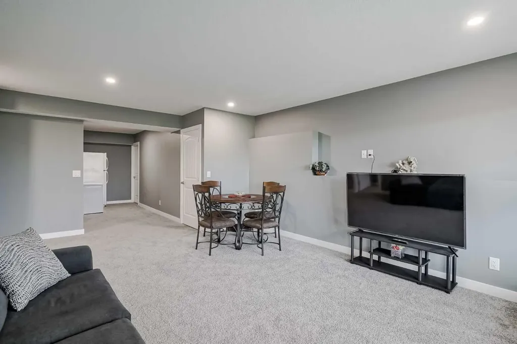 32 Legacy Cove SE Calgary AB T2X0Y7