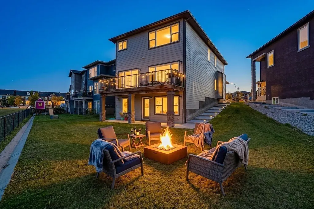 32 Legacy Cove SE Calgary AB T2X0Y7