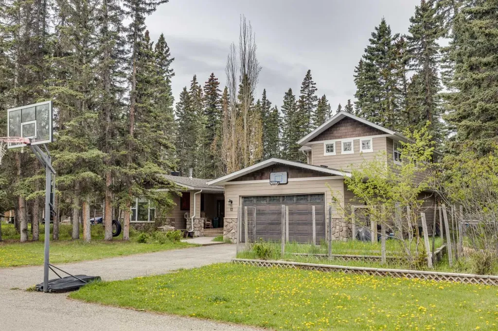 12 Redwood Meadows Close Rural Rocky View County AB T3Z1A3
