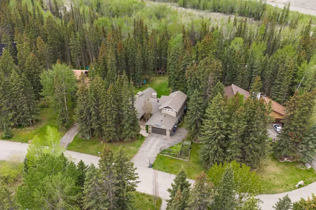 12 Redwood Meadows Close Rural Rocky View County AB T3Z1A3
