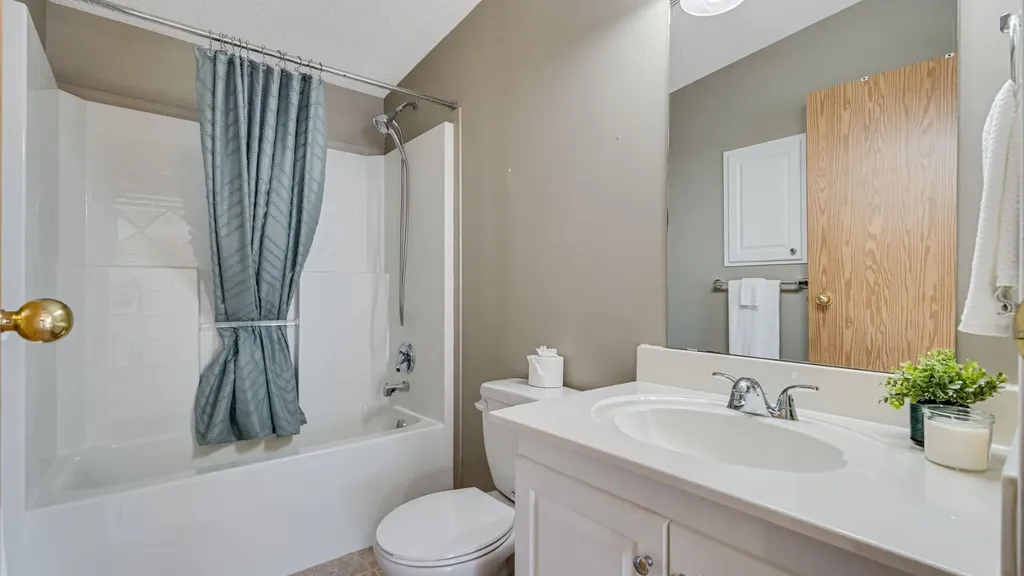 156 Meadowlark Lane Carstairs AB T0M0N0