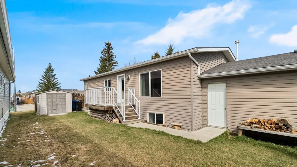 156 Meadowlark Lane Carstairs AB T0M0N0