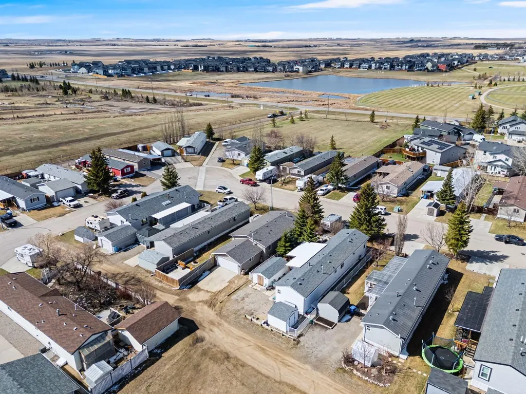 156 Meadowlark Lane Carstairs AB T0M0N0