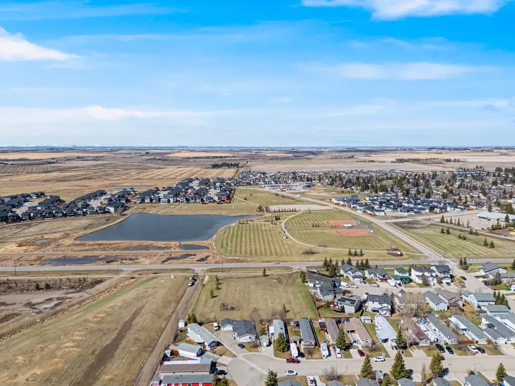156 Meadowlark Lane Carstairs AB T0M0N0
