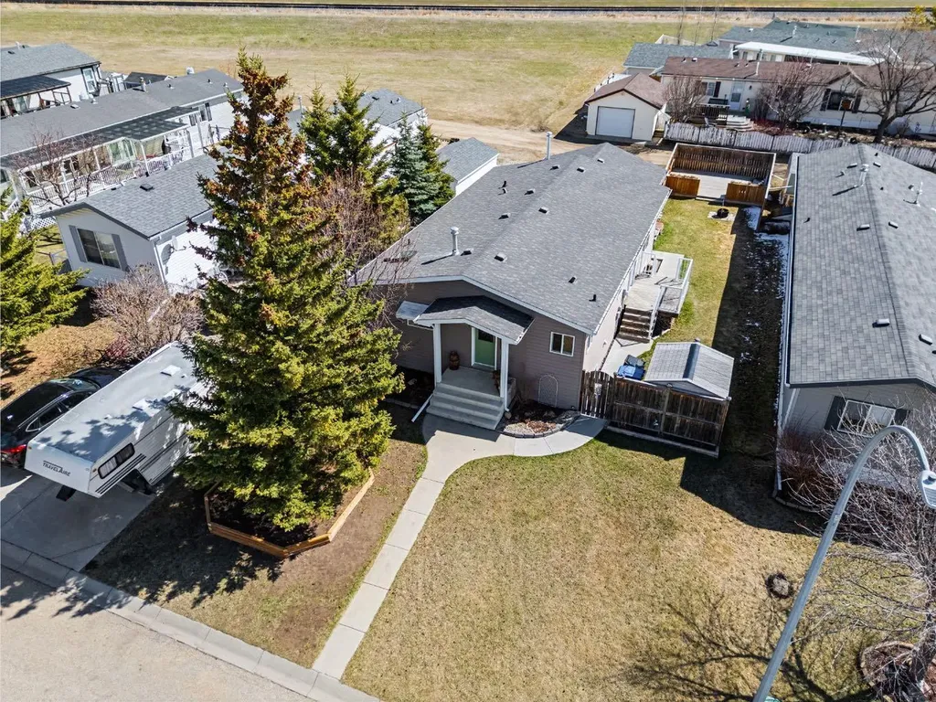156 Meadowlark Lane Carstairs AB T0M0N0