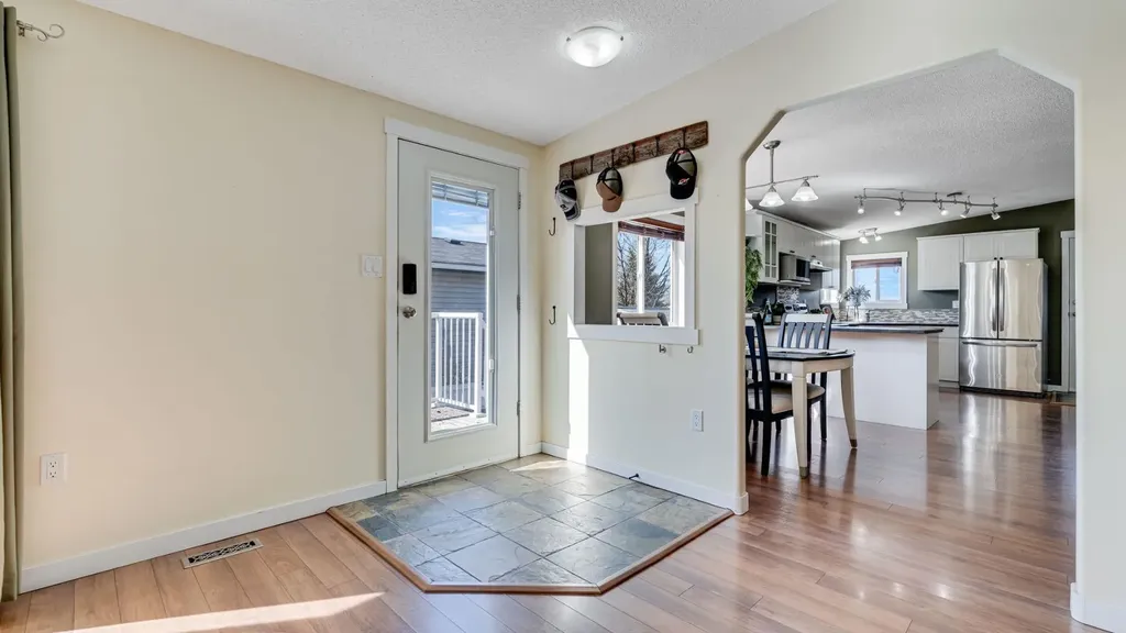 156 Meadowlark Lane Carstairs AB T0M0N0