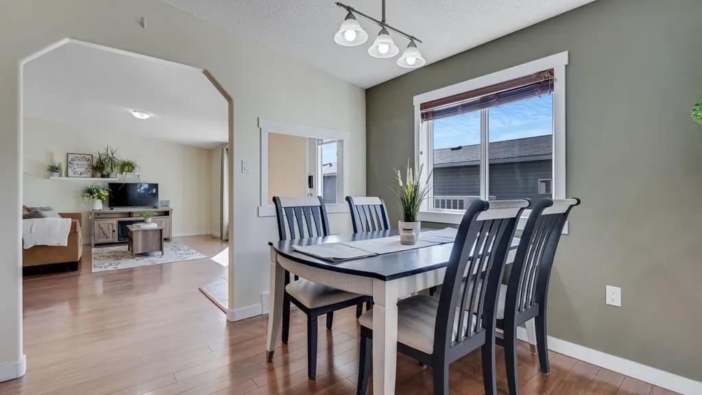 156 Meadowlark Lane Carstairs AB T0M0N0