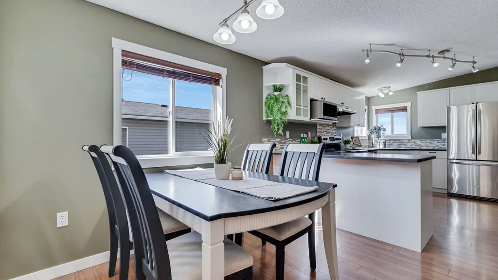 156 Meadowlark Lane Carstairs AB T0M0N0
