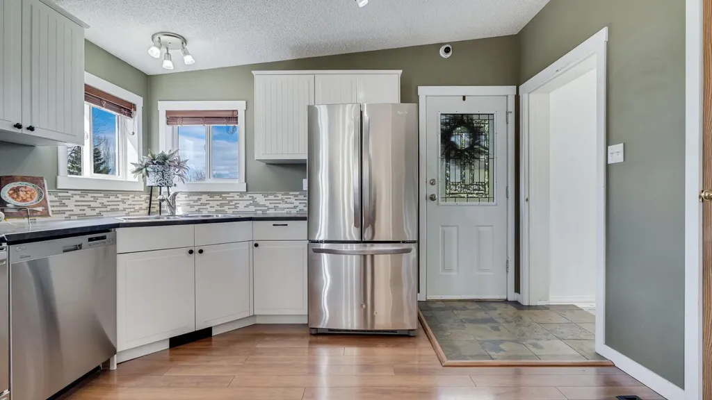 156 Meadowlark Lane Carstairs AB T0M0N0