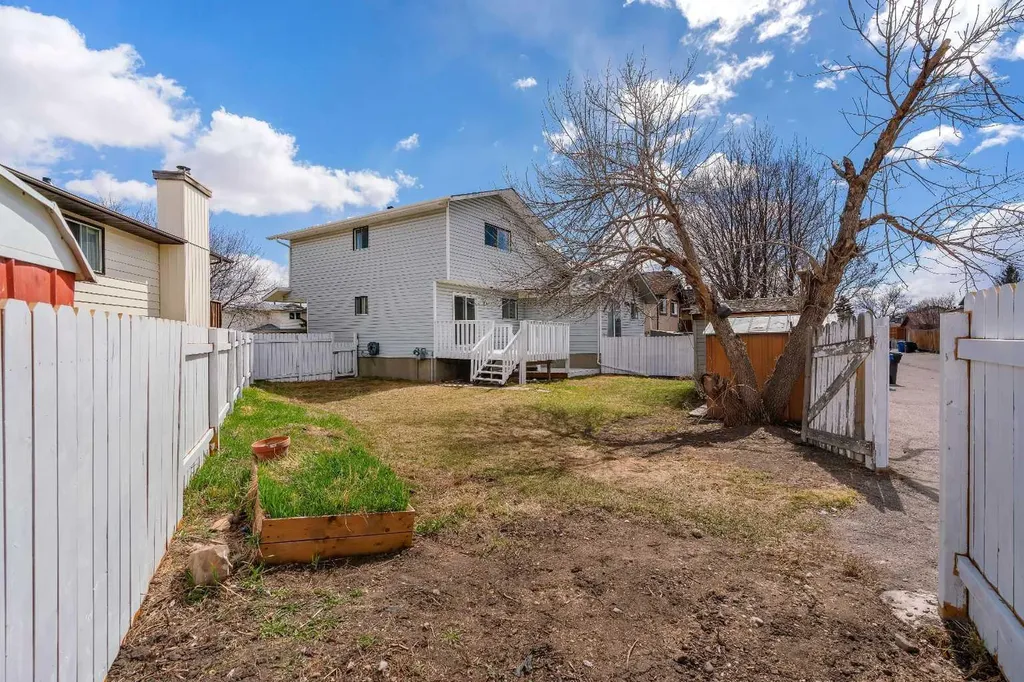 68 Templeson Crescent NE Calgary AB T1Y 5L8