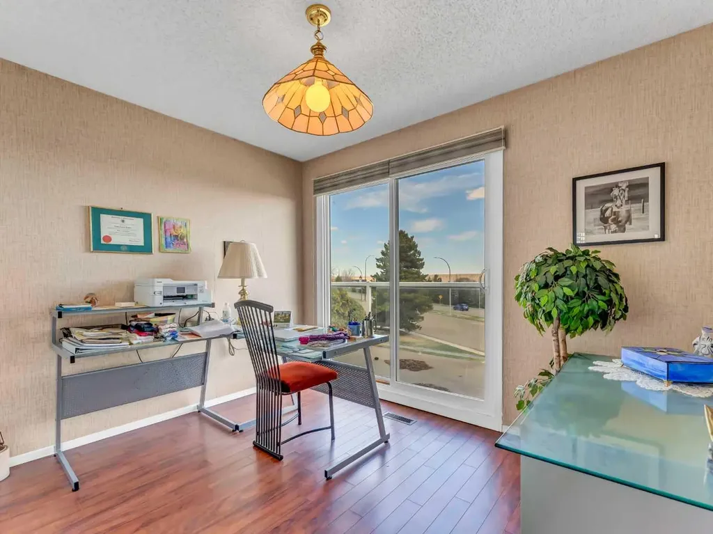 1248 Parkview Drive NE Medicine Hat AB T1C 1N9