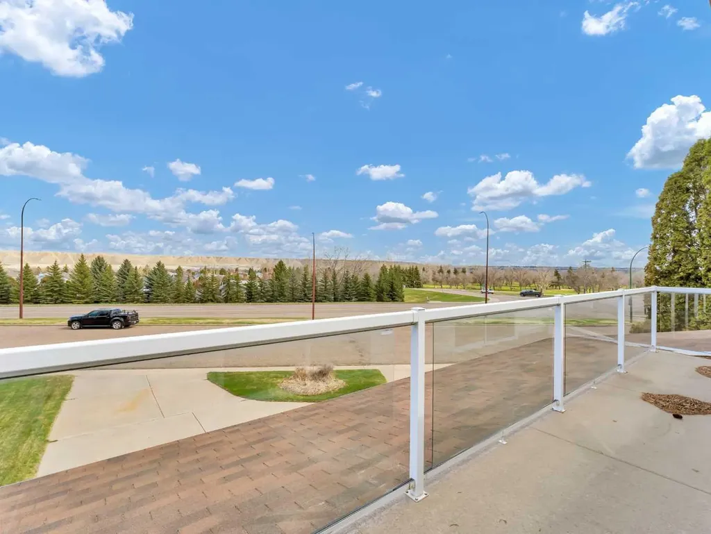 1248 Parkview Drive NE Medicine Hat AB T1C 1N9