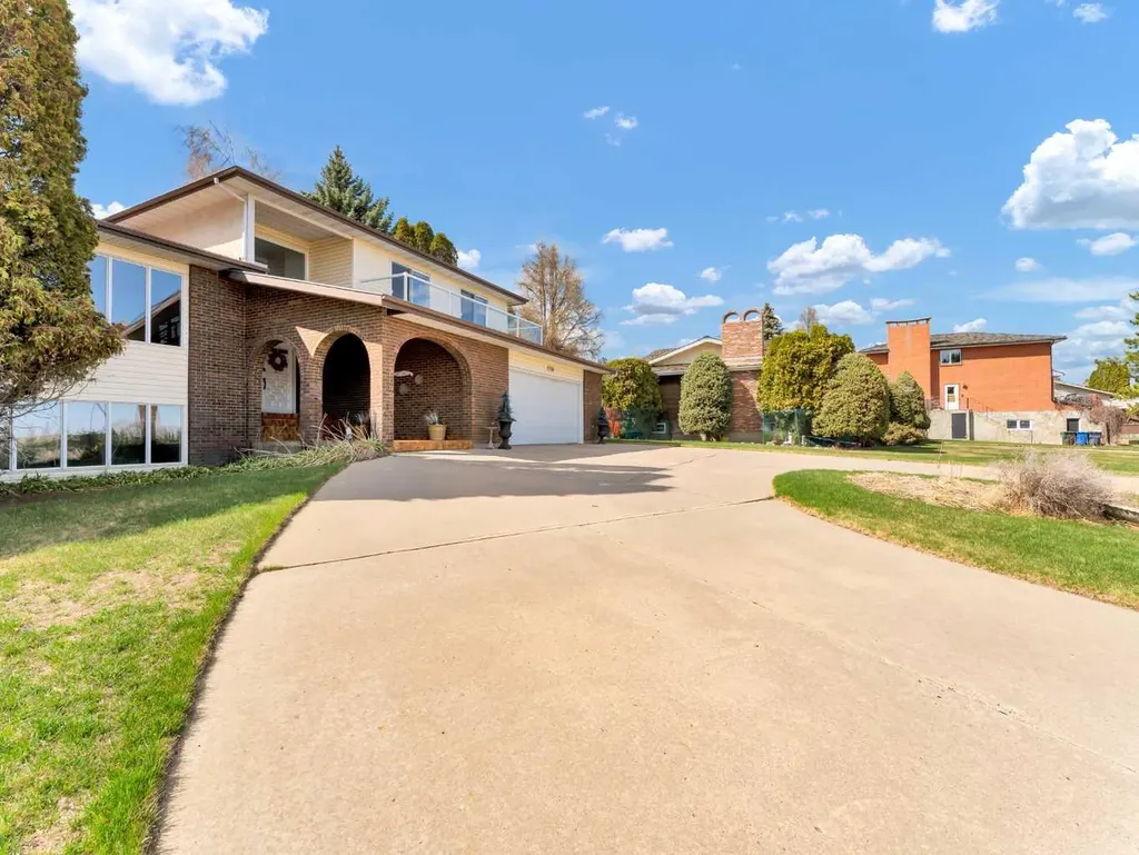 1248 Parkview Drive NE Medicine Hat AB T1C 1N9