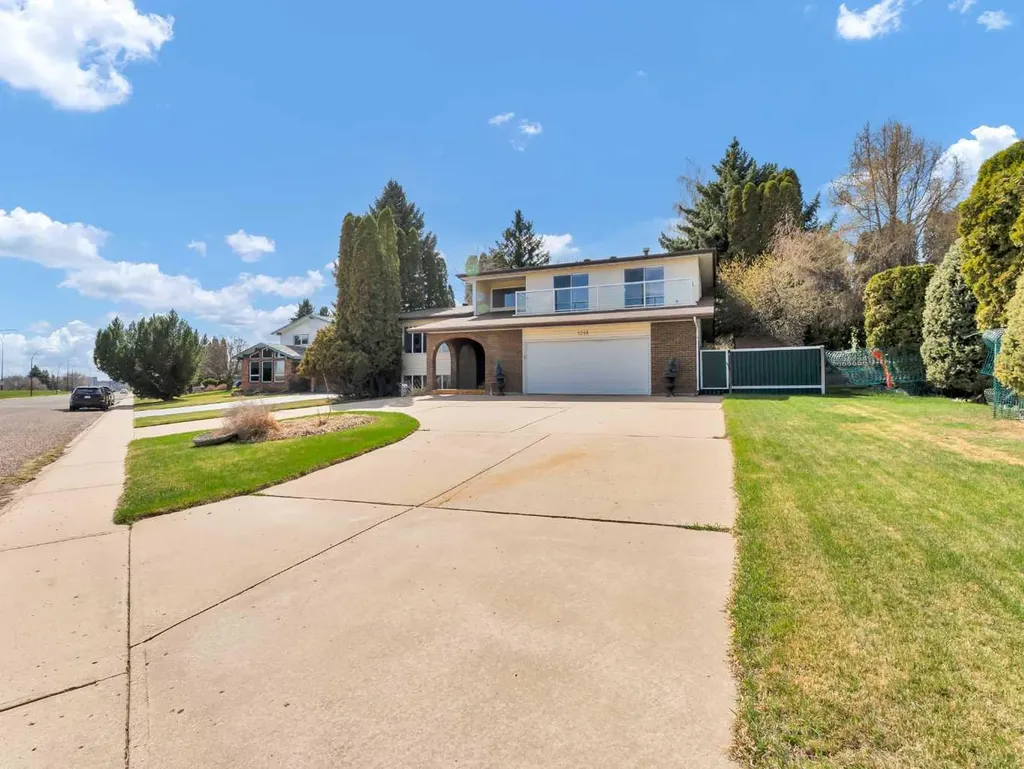 1248 Parkview Drive NE Medicine Hat AB T1C 1N9