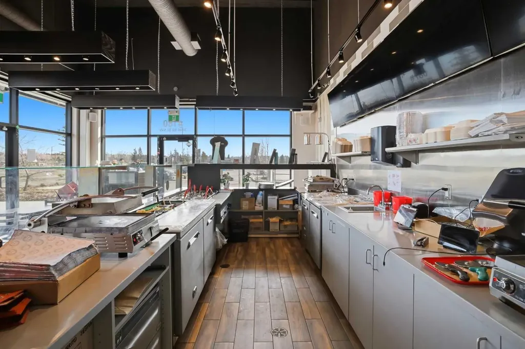 3440 69 Street NW Calgary AB T2X 0R3